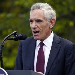 Советник Трампа по коронавирусу подал в отставку