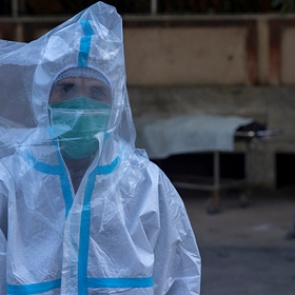 Более 300 человек заразились неизвестной болезнью в Индии