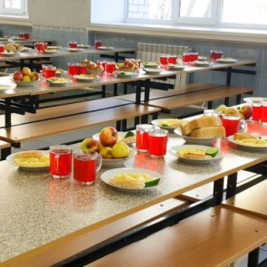 Завтра в Ачинске начнётся выдача наборов продуктов питания для школьников, получающих льготы