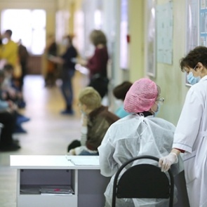 Иммунолог предупредил переболевших COVID-19 россиян об опасности