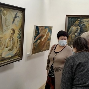 Более 200 работ 42 художников и мастеров ДПИ из Ачинска представлены на выставке «Этюд»