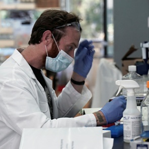 В Калифорнии обнаружили неизвестную мутацию коронавируса