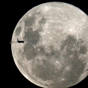 Россия перестанет обсуждать освоение Луны