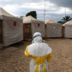 Смертельные случаи лихорадки Эбола зафиксировали в Гвинее впервые с 2016 года