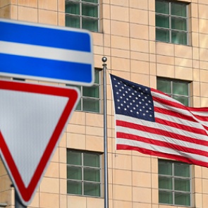 Сотрудники посольства США обратились за вакциной «Cпутник V»