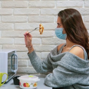 Что вы в нос суете: разбираем с врачами народные способы вернуть обоняние после COVID-19