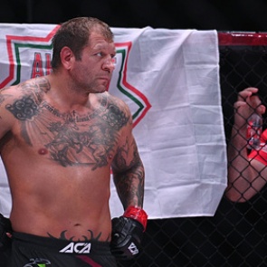 Александр Емельяненко поучаствует в кулачном поединке