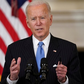 Байден продлил санкции против России