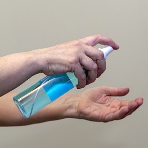 Медик назвал причину не игнорировать антисептики для рук