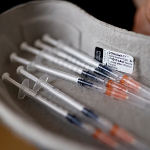 В Европе сочли ошибочной стратегию вакцинации