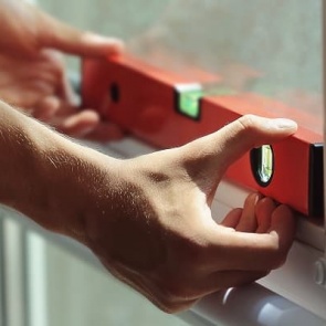 ОЦЕНКА КАЧЕСТВА УСТАНОВКИ ОКОН И ДВЕРЕЙ ПРИ РЕМОНТЕ