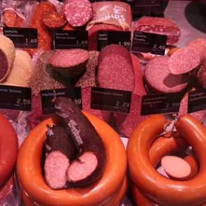 Диетолог предупредила россиян об опасности колбасы