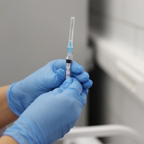 В Роспотребнадзоре объяснили необходимость второй дозы вакцины от COVID-19