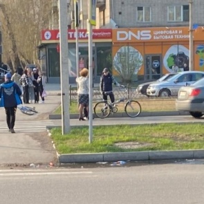 В Минусинске автоледи сбила на «зебре» велосипедиста-нарушителя и отправилась под арест на двое суток