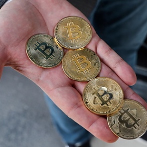 Биткоин резко упал в цене