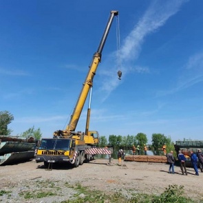 Сегодня в Ачинске началась установка понтонного моста через Чулым