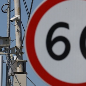 Беззаконный штраф легализуют: МВД лоббирует фиксацию средней скорости