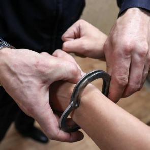 В Хакасии мужчина убил соседа во время спора из-за рыболовной сети и инсценировал его самоубийство