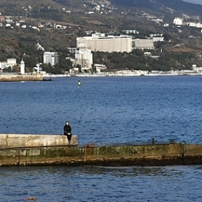 На Украине решили обложить крымчан налогами