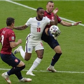 Сборная Англии обыграла Чехию и вышла в плей-офф чемпионата Европы