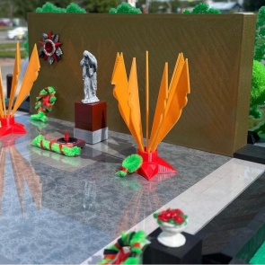 Воспитанники ачинского «Кванториума» создали 3D-макет мемориала «Скорбящая мать»