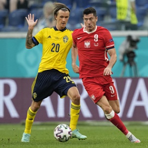 Швеция победила Польшу благодаря голу форварда «Краснодара» и вышла в плей-офф