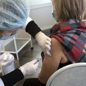 Гинеколог раскрыла подробности о беременности после вакцинации от COVID-19