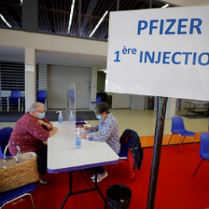 Четвертую волну коронавируса в Европе признали неизбежной