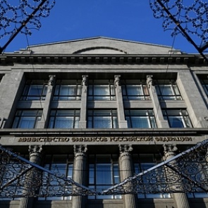 В России задумали изменить начисление страховых взносов на высокие зарплаты