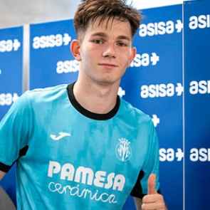 20-летний российский футболист подписал контракт с испанским клубом
