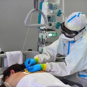 Иммунолог оценил данные о невосполнимой утрате интеллекта у больных COVID-19