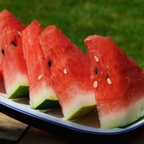 Диетолог рассказала об опасности поедания зеленой части арбуза и дыни