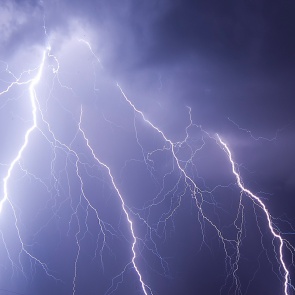 В Туве молнией убило спящих в палатке мать и сына