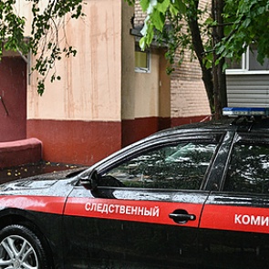 Два россиянина из ревности переехали знакомого бульдозером