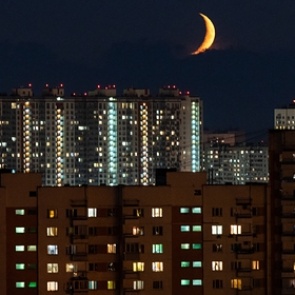 Россиян предупредили о больших штрафах за подглядывание в окна