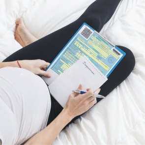 С 2022 года пособия по беременности и родам для работающих россиян будут назначать автоматически