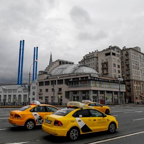 В России водителям с судимостью запретят работать таксистами