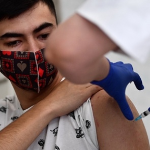 Роспотребнадзор сообщил о 50 миллионах привитых от COVID-19 россиян