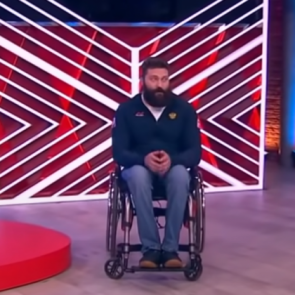 Ачинский спортсмен-адаптивник побывал на шоу «Мужское/Женское»