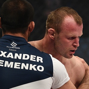 Шлеменко выиграл бой на турнире промоушена Нурмагомедова