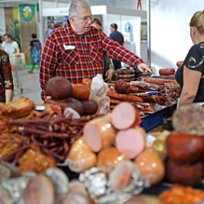 Минсельхоз прокомментировал информацию о росте цен на колбасы и сосиски