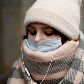 Инфекционист раскрыл число защищающих от штаммов COVID-19 антител