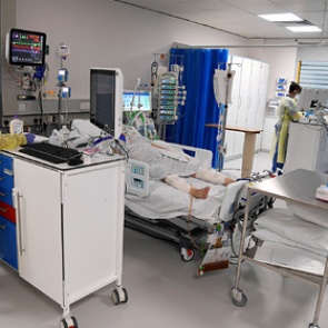 Объяснены смерти среди вакцинированных от COVID-19