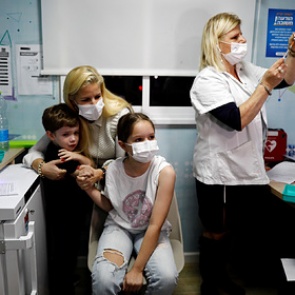 В Израиле началась массовая вакцинация детей от COVID-19