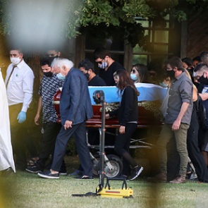 Марадону похоронили без сердца