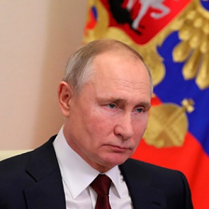 Путин обсудит с правительством зарплаты бюджетников