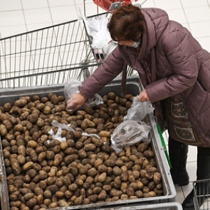 В Роскачестве предупредили об опасности поедания сырого неочищенного картофеля