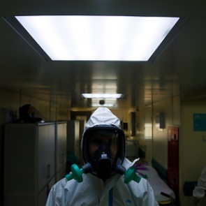 Врач предупредил об опасности облысения после перенесенного COVID-19