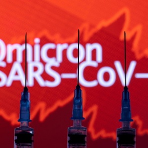 Омикрон-штамм снова выявили у вакцинированного путешественника