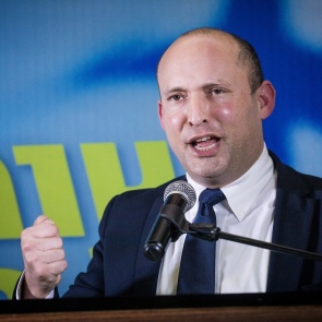 Премьер Израиля заявил о начале пятой волны коронавируса